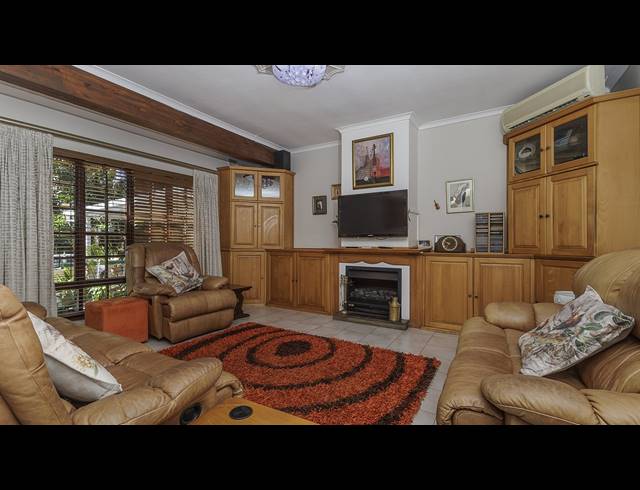 4 BEDROOM HOUSE FOR SALE IN KLOOF